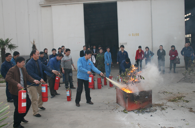 路太机械公司开展灭火消防演习活动